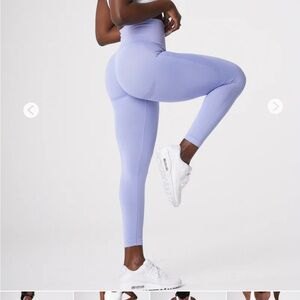 Periwinkle seamless contour leggings like new!!